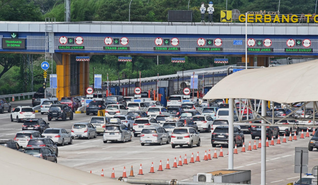 Volume Lalin Gerbang Tol Cikampek Naik 23.13 Persen di H-9 Arus Mudik Lebaran