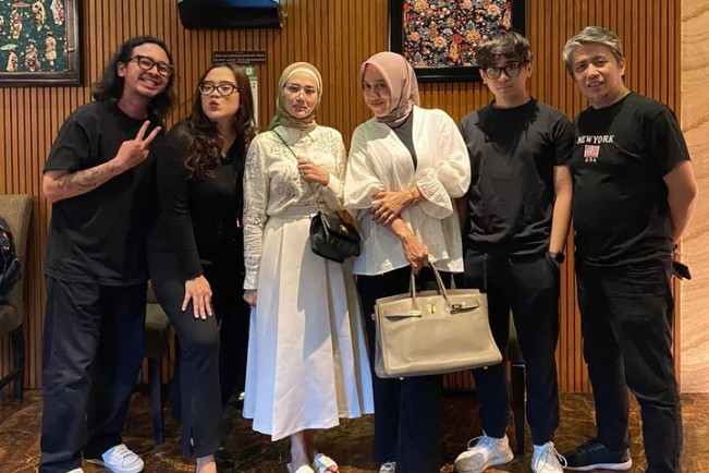 Mulan Jameela akrab dengan keluarga Harry Nugraha sekarang. (Instagram)