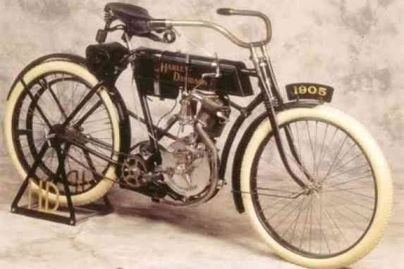 Ternyata Ini Motor Pertama di Dunia, Terbuat dari Kayu!