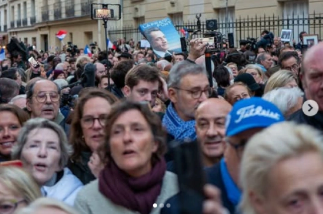 Para pendukung Nicolas Sarkozy [Foto: Instagram]