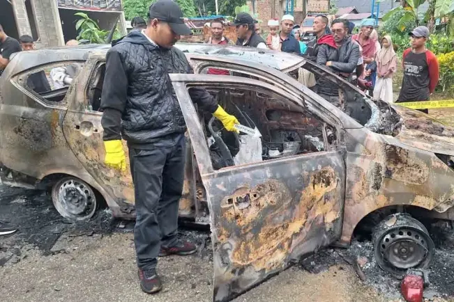 Mobil Tim Sukses Calon Bupati Aceh Timur Diduga Dibakar