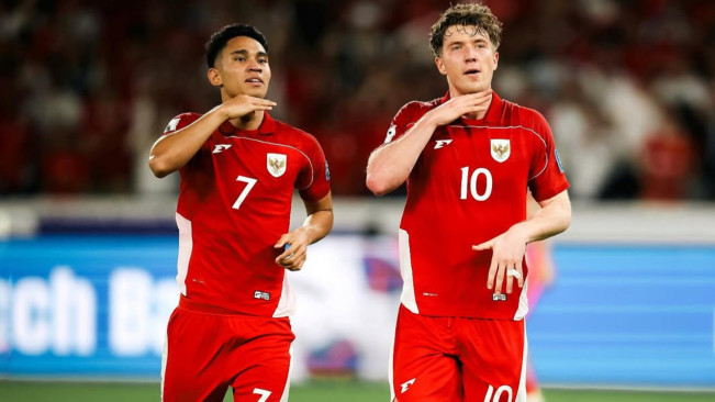 Ole Romeny dan Marselino Ferdinan selebrasi. [Instagram]