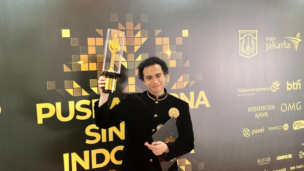 Raih Piala FFI 2025, Omara Esteghlal Ucap Terima Kasih untuk Prilly Latuconsina