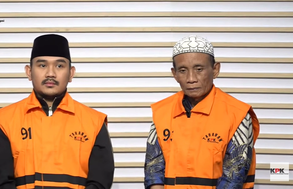 Penampakan Bupati Bekasi dan Ayahnya Jadi Tersangka Suap Ijon Proyek