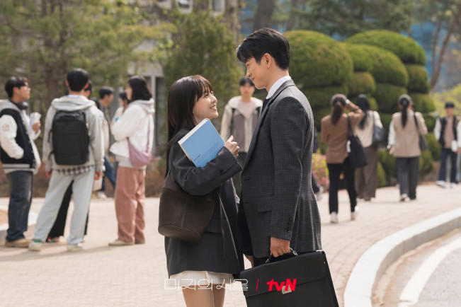 ‘Our Unwritten Seoul’ Tamat Indah dengan Rating Tinggi dan Air Mata Haru