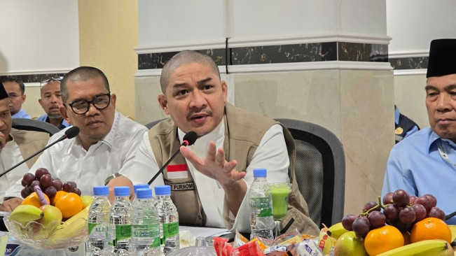 Pasha Ungu saat rapat sebagai DPR RI. (Instagam @pashaungu_vm)