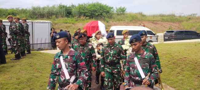 Dapat Penghargaan Satya Lencana Kebaktian Sosial, Prosesi Pemakaman Hotma Sitompul di San Diego Hills Digelar Secara Militer