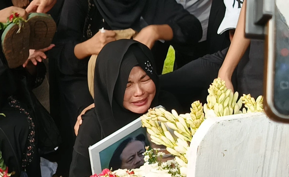 Karina Ranau menyebut kehilangan teman curhat dengan perginya Epy Kusnandar. [FTNews/Selvianus Kopong Basar]