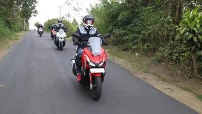 Pergi Jauh Naik Motor Saat Nataru