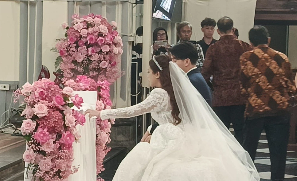 Sah! Brisia Jodie & Jonathan Alden Resmi Menikah di Gereja Katedral Jakarta