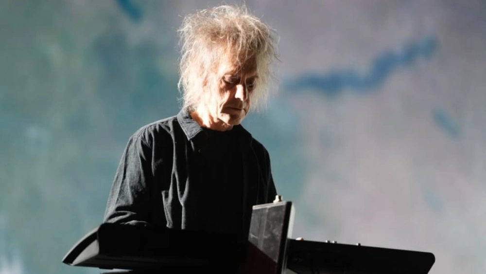 Perry Bamonte juga seorang keyboardis. [Instagram]