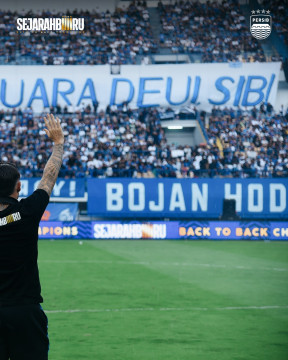 Pendukung Persib memenuhi stadio GBLA di laga terakhir musim ini. (Instagram/@persib)
