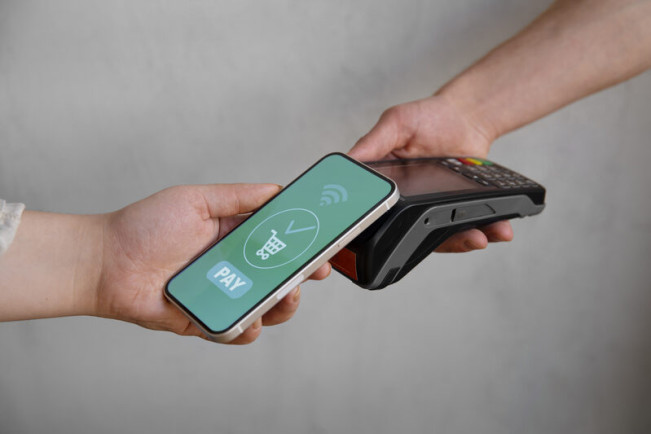 NFC, Mudahkan Bertransaksi Lewat <i>Smartphone</i>