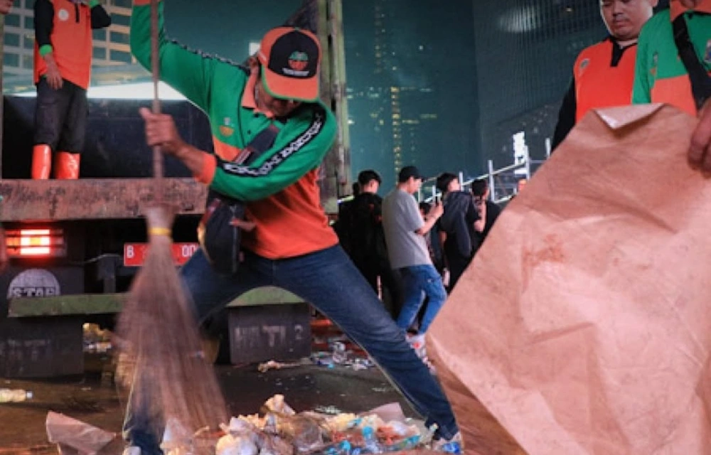 3.845 Personel Kebersihan Diturunkan untuk Bersihkan Jakarta usai Pesta Tahun Baru