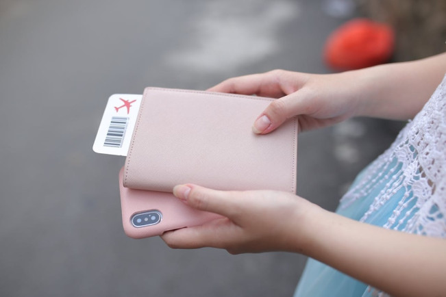Ilustrasi tiket pesawat. (Pexels/Thiếu Quân Võ Vũ)