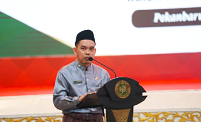 Plh Dinas Pendidikan (Disdik) Provinsi Riau, Erisman Yahya/Foto: mediacenter.riau