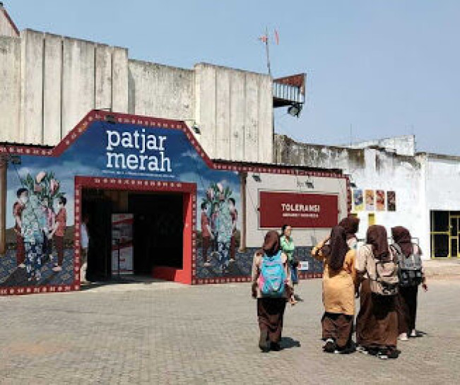 Patjarmerah Kecil: Gotong Royong Bangun Literasi Anak