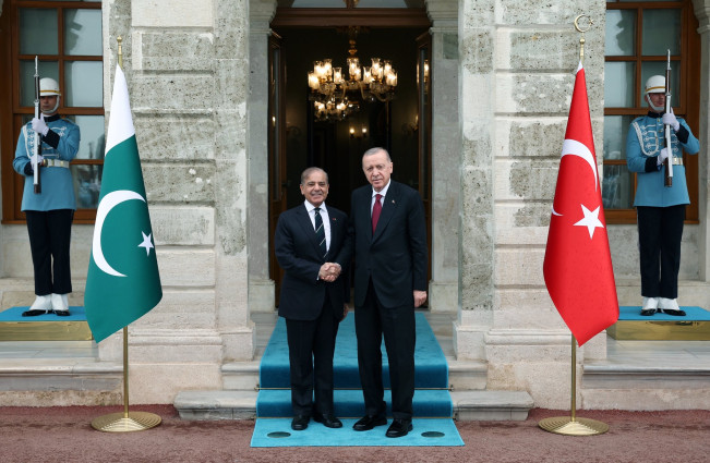 PM Pakistan Shehbaz Sharif Bertemu Presiden Turki Erdogan di Tengah Ketegangan dengan India