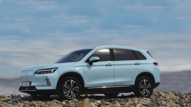 Mobil Listrik Polytron Siap Meluncur di Indonesia 6 Mei 2025, Segini Kisaran Harganya!