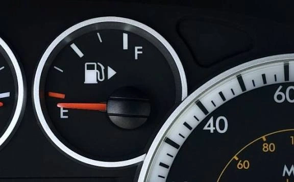 Posisi Tangki Bensin Pada Dashbor Mobil