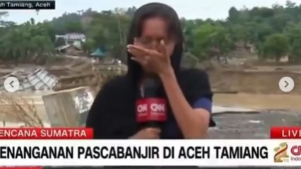 Potongan video jurnalis CNN Indonesia menangis saat peliputan. [instagram]