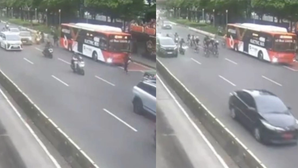 Potongan video kecelaan sepeda menabrak TransJakarta. [instagram]