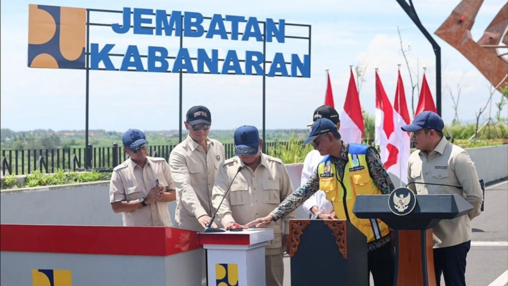 Prabowo Subianto kasihan melihat para siswa yang menunggunya terlalu lama di bawah terik matahari. [Instagram]