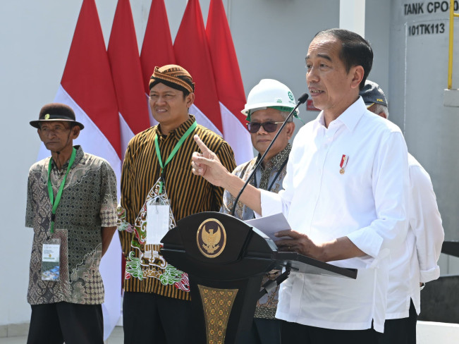 Jokowi Resmikan Pabrik Minyak Makan Merah Pertama di Indonesia