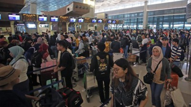 Menko PMK Tinjau Bandara Soetta Sebut Jumlah Penumpang Mudik Lebaran 2025 Alami Kenaikan Cukup Tinggi