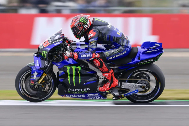 Quartararo Ngamuk di Silverstone! Cetak Hat-trick Pole MotoGP 2025