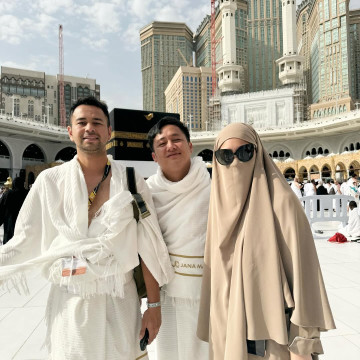 Prio Saat Naik Haji Bersama Raffi Ahmad dan Nagita Slavina Tahun 2024 (instagram)