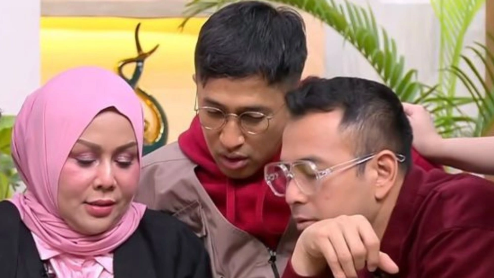 Dalam kesempatan kali itu, Mak Vera juga membantah isu penggelapan uang almarhum Olga Syahputra. [Instagram]