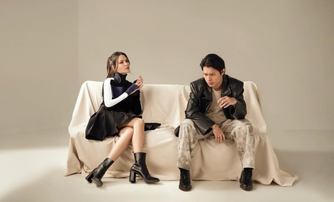 Lirik Tetap Bukan Kamu, Lagu Duet Raisa dan Rony Parulian di Album ambiVert