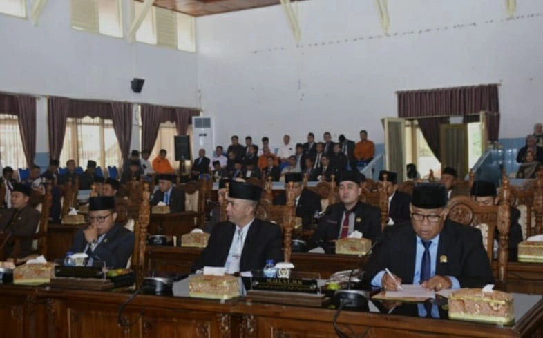 Rapat Paripurna Pengesahan Apbd Rejang Lebong Tahun 2026