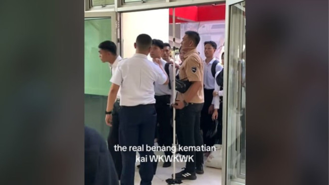 Video Rekrutmen KAI dengan Syarat Tinggi Badan Viral, Netizen: Bisa Gak Sih Dihapus?