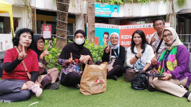 Cerita Para Relawan Senja, Riang Gembira Meski Tak Ada Iming-iming Jabatan: Senang Bisa Ketemu Teman