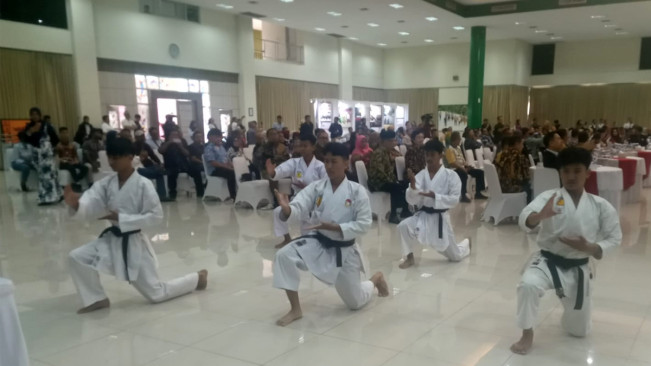 "Provokasi" Prof Kikiek di Ubhara Jaya