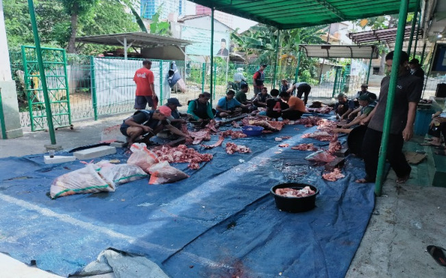 Dapat Daging Kurban, Warga: Terima Kasih Forumterkininews.id, Semoga Berkah