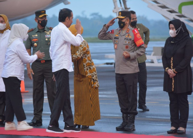 Kapolda Lampung Turut Menyambut Kedatangan Presiden JokowiÃ‚Â 