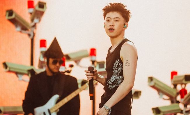 Lirik Jumpy, Lagu Baru Rich Brian ft. Ski Mask The Slump God