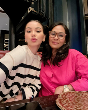 Risa Dewi dan Alyssa Daguise. (Instagram @risa_dewi)