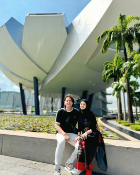 Roger Danuarta dan Cut Meyriska. (Instagram @rogerojey)