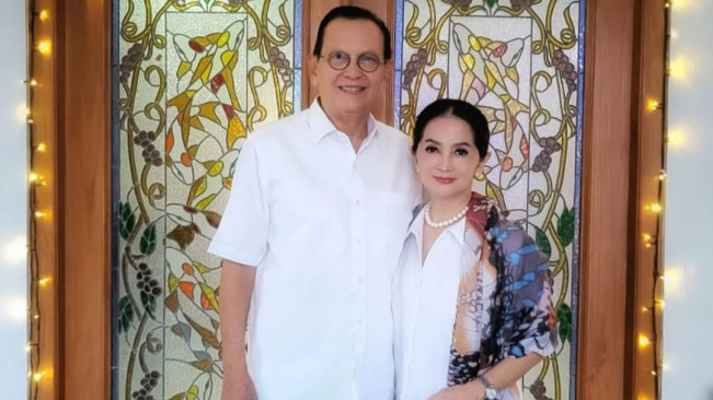 Usia Pernikahan sudah 40 Tahun, Roy Marten Ngaku Pernah Dicemburui Istri karena Mimpi
