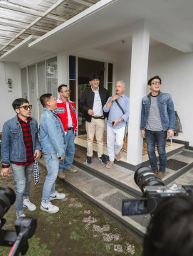 The Dudas-1 mengantar Roy Marten pulang kampung ke Salatiga. (Instagram @raffinagita1717)