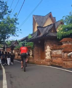 Halaman rumah KDM. (Instagram)