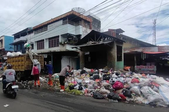 Sampah Tutup Saluran Drainase