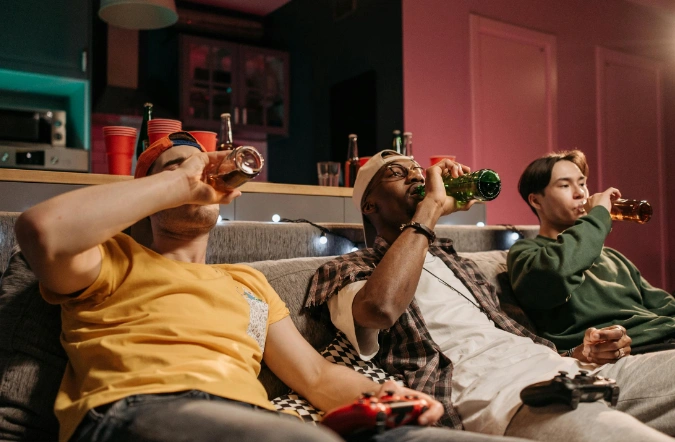 Studi Aneh: Minum Berlebihan di Masa Muda Tingkatkan Peluang Sukses di Masa Depan