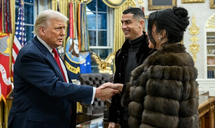Trump menjamu Cristiano Ronaldo dan tunangannya di Gedung Putih[Foto: Instagram Trump]