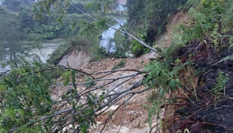 Situasi Sumut bukan hanya dilanda banjir bandang tapi juga longsor [Foto: BPBD Sumut/BNPB]