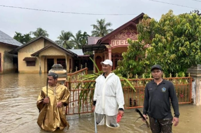 Banjir masih merendam wilayah Kabupaten Aceh Utara hingga Kamis (27/11/2025). Sebanyak 130 gampang yang berada di 17 kecamatan terdampak. [Foto: BPBD Kab Aceh Utara/BNPB]